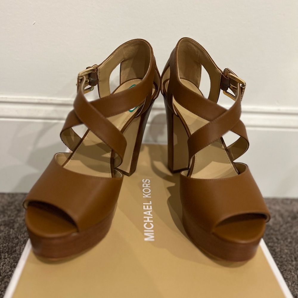 Michael Kors **NEVER WORN** comes with box! - Picture 4 of 5